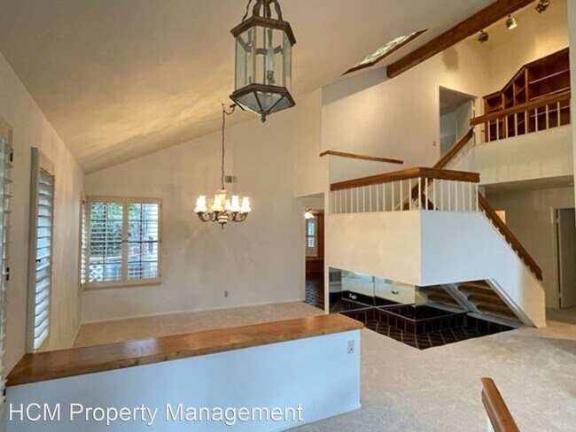 Building Photo - 4 br, 3 bath House - 17 Rincon