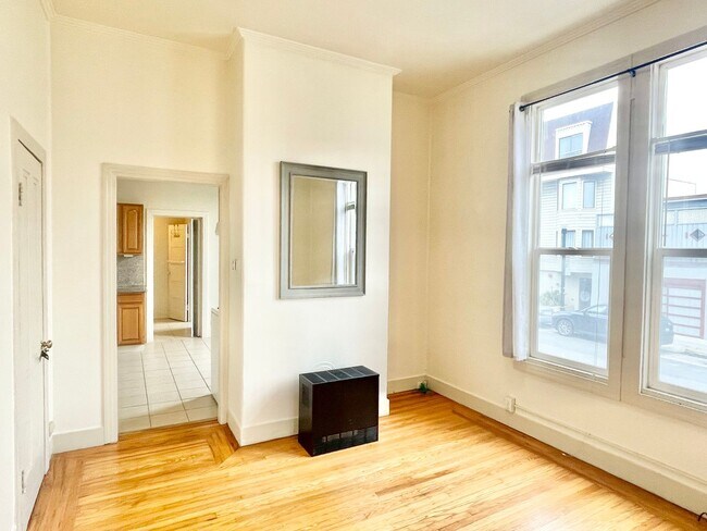 Foto del edificio - The Heart of the Mission - Spacious 1BR/1BA First Floor Apartment in Gated 4-Plex! Laundry! PROGR...