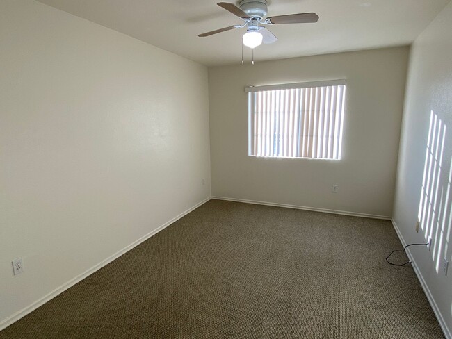 Building Photo - Beautiful 3 Bedrooms in Granite Hills