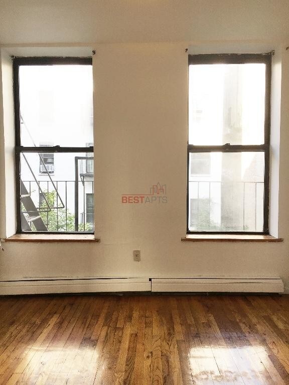 Foto del edificio - 453 W 46th St