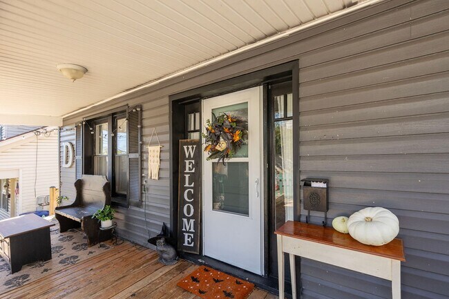 Foto del edificio - 308 W Main St