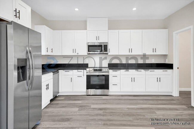 Building Photo - 22657 Strathern St