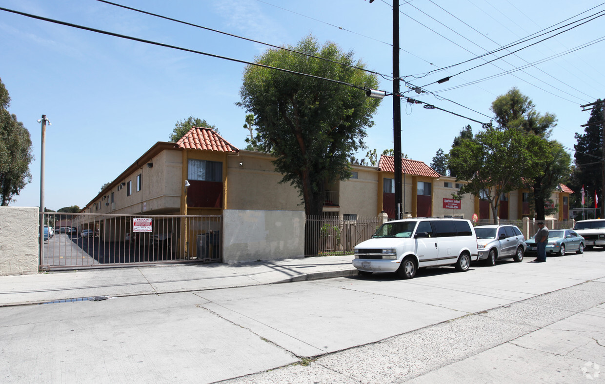 Foto del edificio - North Hills Village Apartments