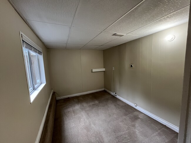 Building Photo - 656 Gatensbury St