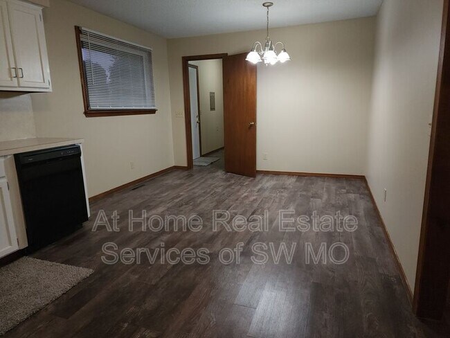Foto del edificio - 206 N Oakwood Ave