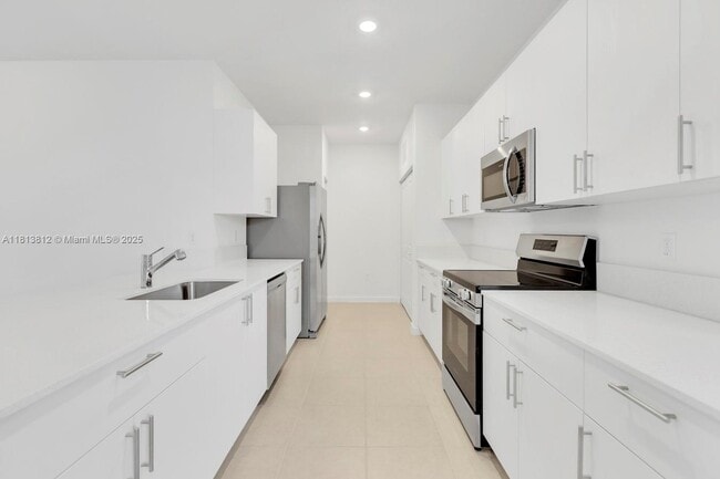 Building Photo - 3050 Park Pl