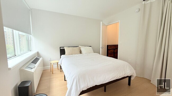 Foto del edificio - RIVERSIDE BOULEVARD GEM - BELOW MARKET STU...