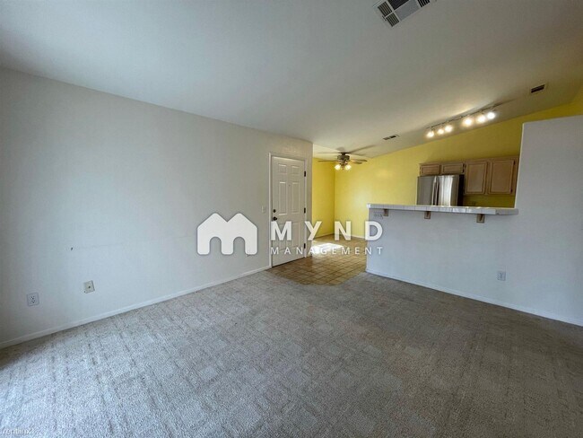 Building Photo - 2110 Los Feliz St
