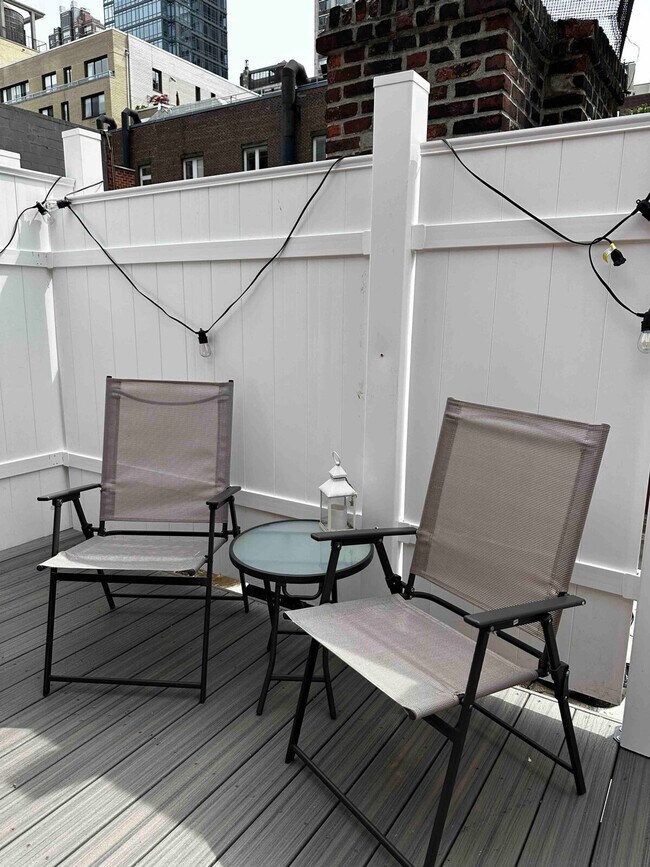 Foto del edificio - 324 E 75th St