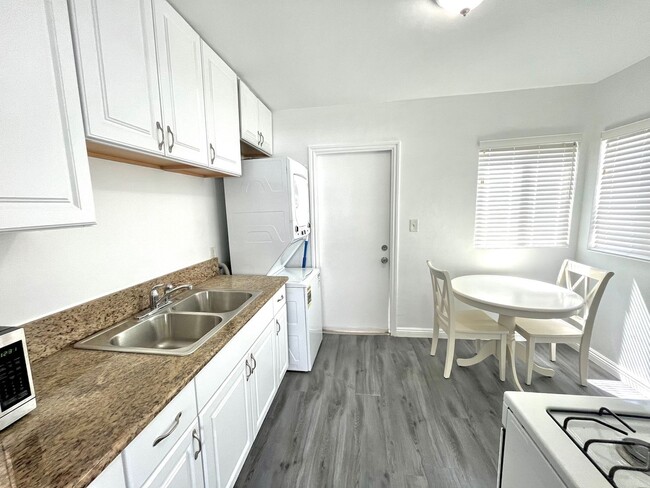 Small - Small Apartment