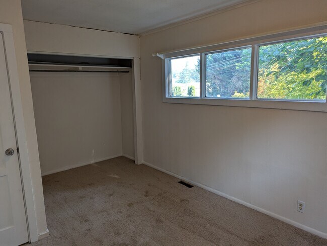 Building Photo - 14726 Manor Way