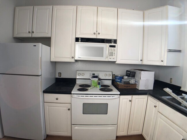 Building Photo - 1107 Oak St