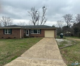 Building Photo - 2209 Viscount Dr NW