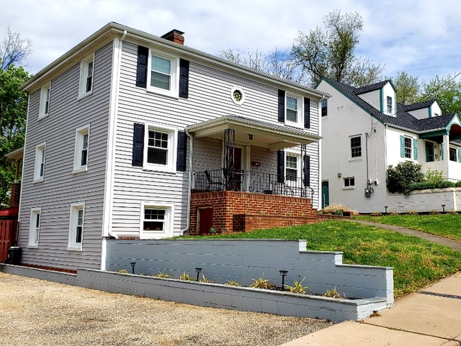 Building Photo - 911 Blenheim Ave