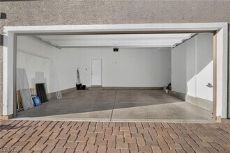 Building Photo - 2435 Bellinzona Pl