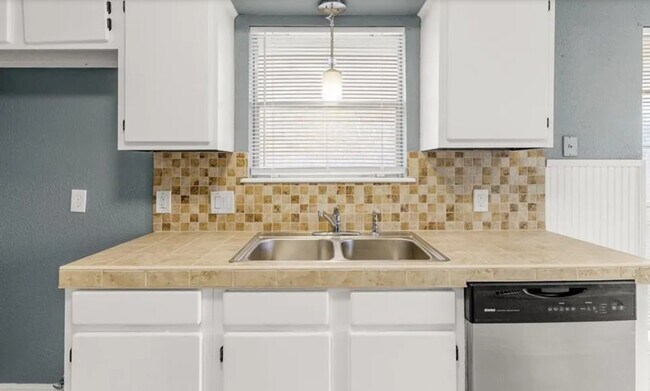 Foto del edificio - 7013 Powderhorn Ct