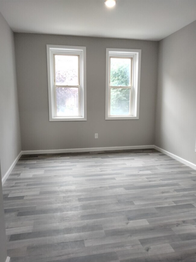 Building Photo - 6045 Palisade Ave