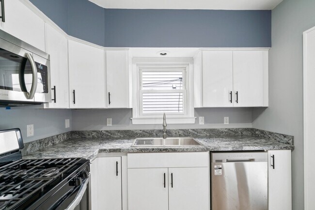 Foto del edificio - 2413 Montclair Ave