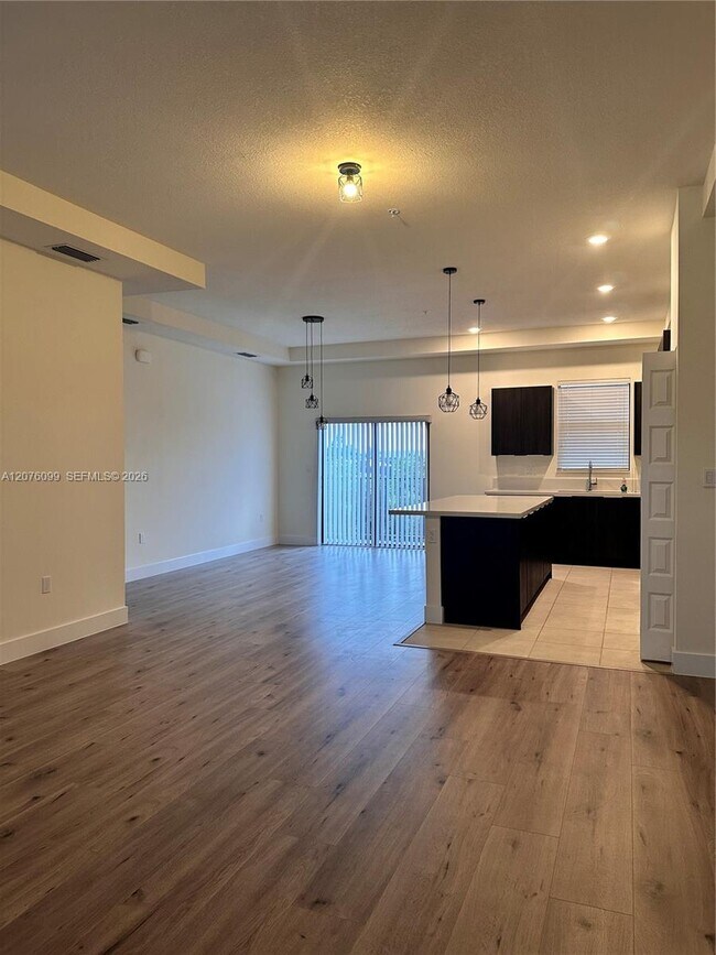 Foto del edificio - 10437 NW 82nd St