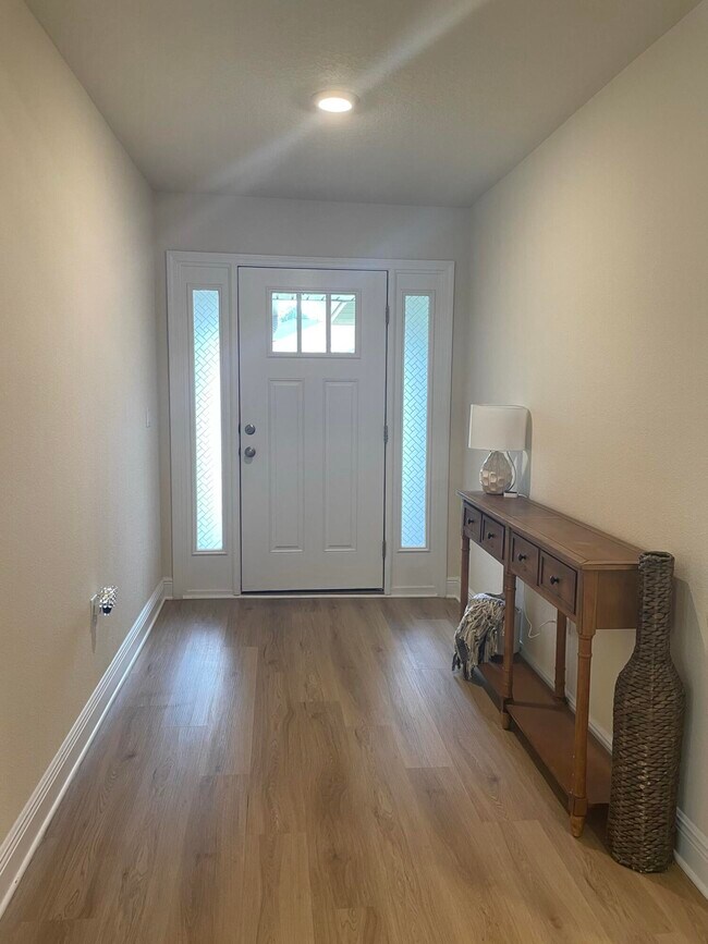 Foto del edificio - 124 Ridgeway Cir