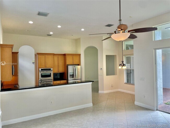 Foto del edificio - 4988 SW 183rd Ave