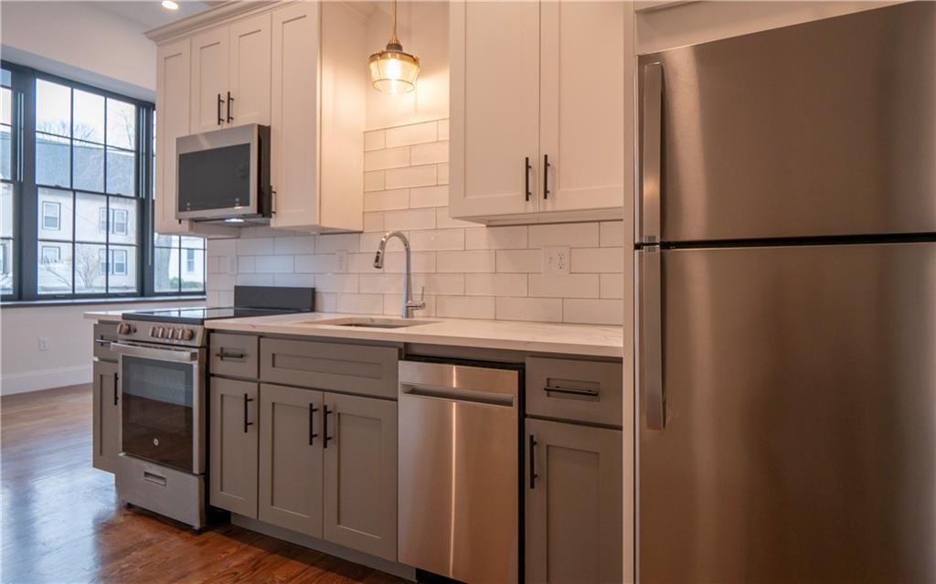 Foto principal - 15 Cranston Ave