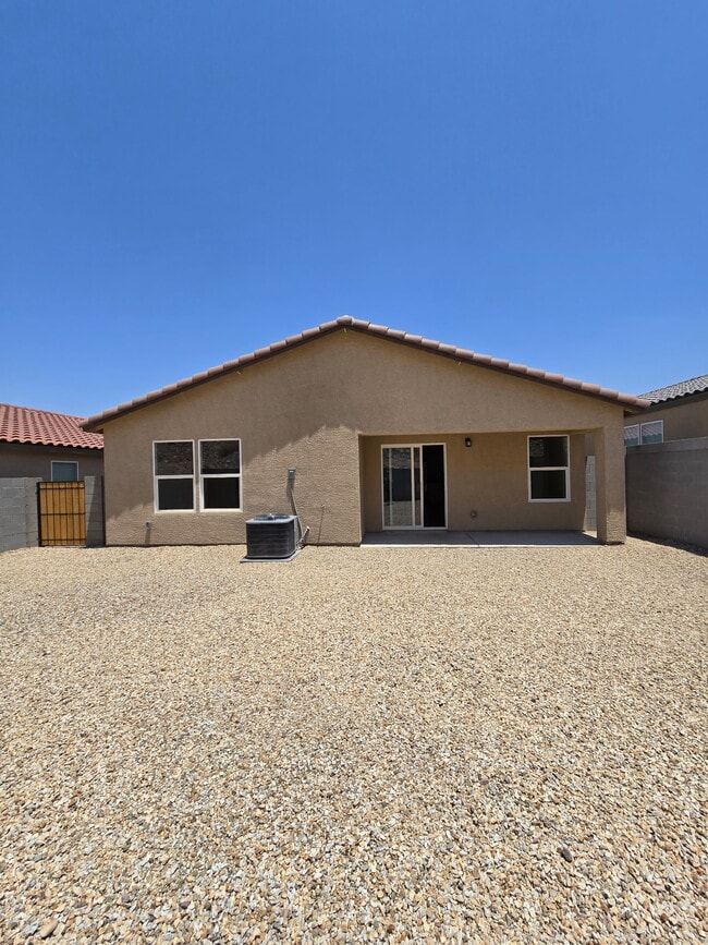 Building Photo - 2384 Tapatio Dr