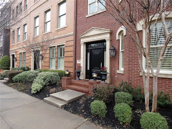Building Photo - 171 Summit Ave