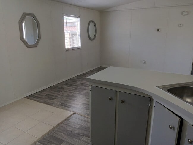Building Photo - 104 Tanglewood Ln