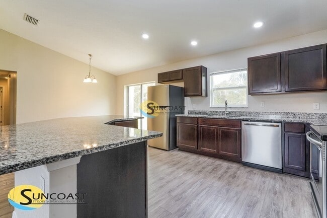 Building Photo - 10 Juniper Trail