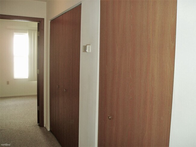 Foto del edificio - 305 Birch St
