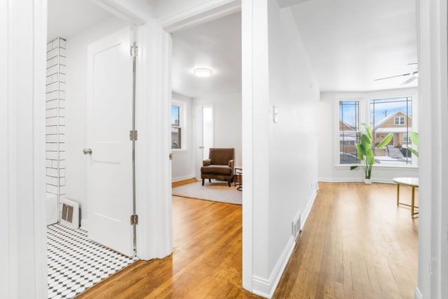 Foto del edificio - 6136 S Kildare Ave