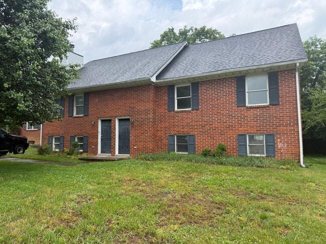 Photo - 451 Woodview Dr Apartment