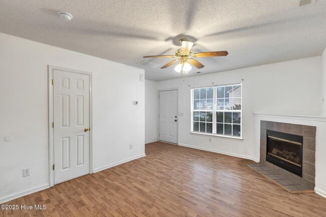Foto del edificio - 705 Timberlake Trail