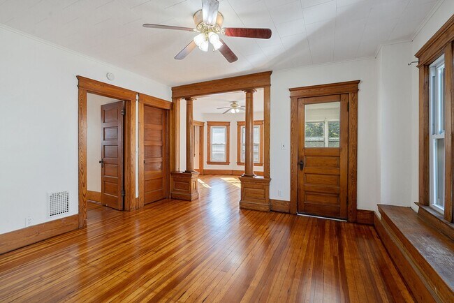 Foto del edificio - 134-136 Tennyson Ave.