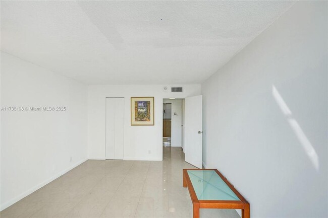 Foto del edificio - 2 bedroom in Sunny Isles Beach FL 33160