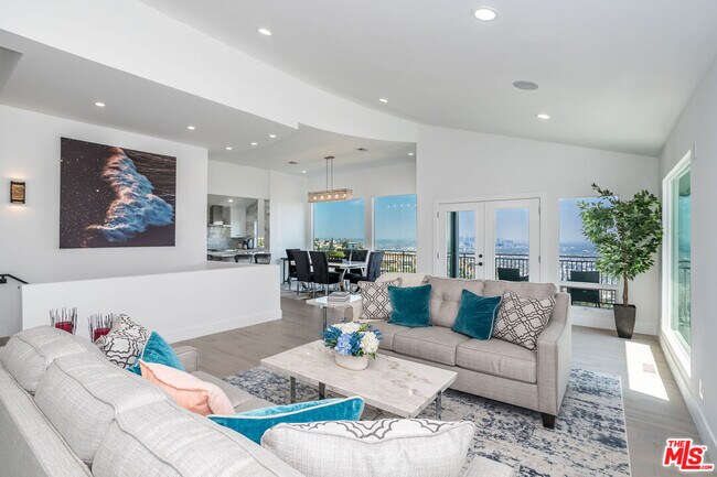Foto del edificio - 1550 Blue Jay Way