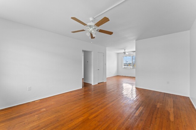 Building Photo - 306 Lakeview St