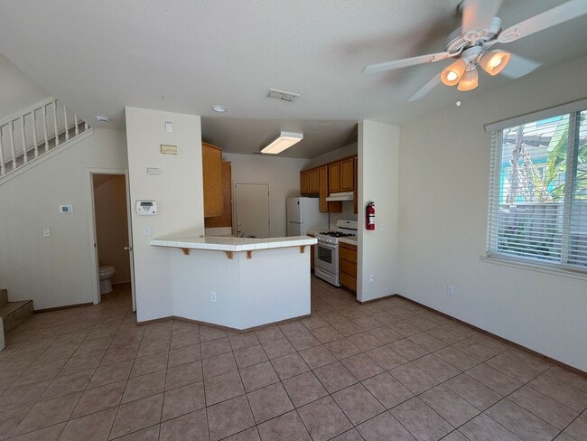 Building Photo - GREAT CORNER LOCATION IN CENTRAL BRENTWOOD