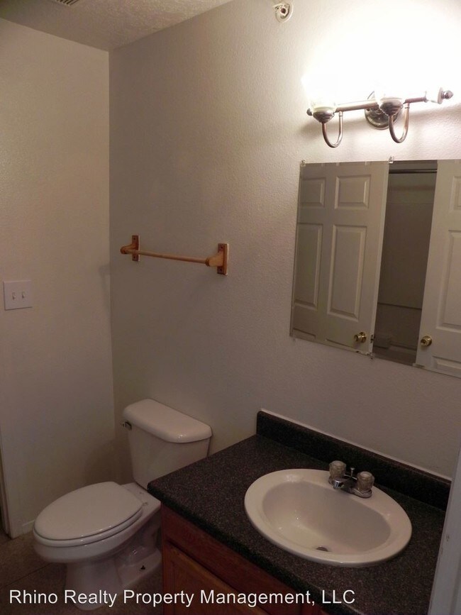 Building Photo - 1013 Alvarado Dr SE