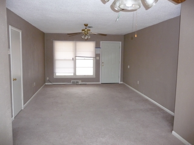 Building Photo - 4303 NW Ridgecrest Dr