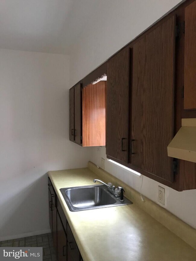 445 Roxborough Ave, Philadelphia, PA 19128 House Rental in