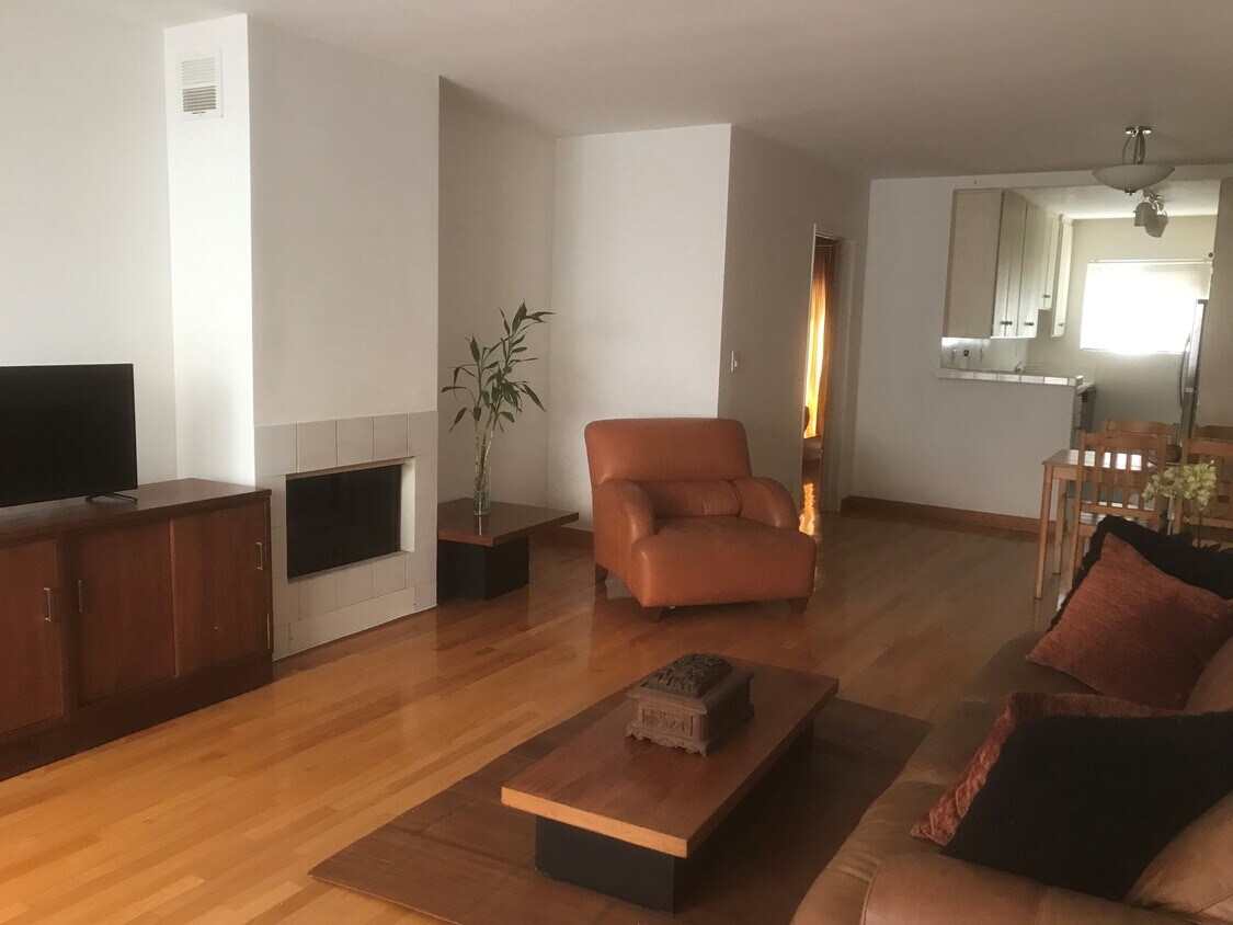 1538 Berkeley St Unit 6, Santa Monica, CA 90404 Condo for Rent in Santa Monica, CA