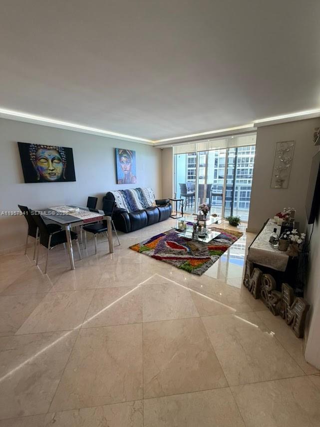 Building Photo - 1830 S Ocean Dr