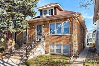 Building Photo - 842 Beloit Ave