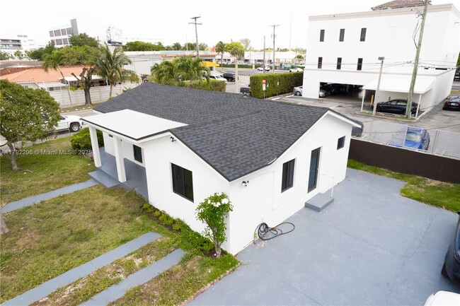 Building Photo - 6791 SW 25th St