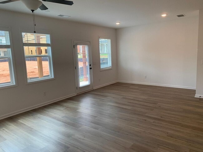 Building Photo - 3138 Marbella Cir