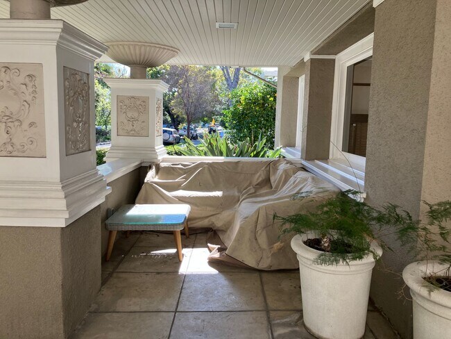 Foto del edificio - Charming Craftsman 2-Bedroom Home with Upd...