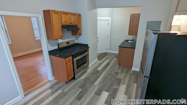 Building Photo - 98 Woodledge St