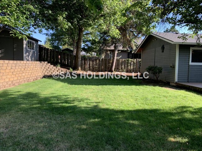 Building Photo - 11200 SW 83rd Ave